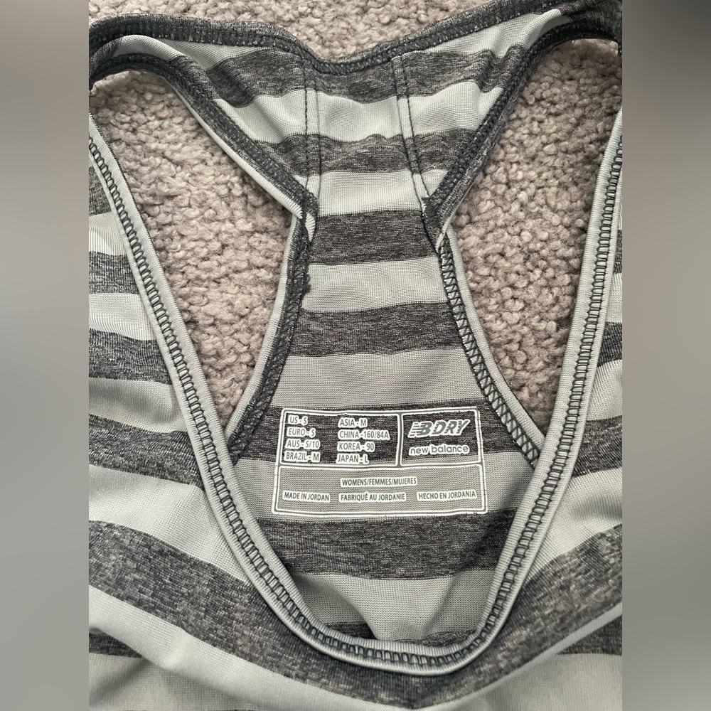 New Balance Exercise Top - Picture 4 of 5